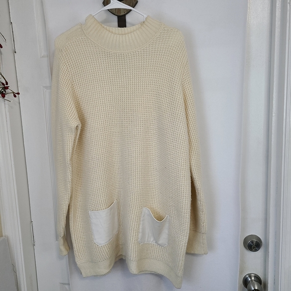 Banana Republic Woman's Oversize Pullover Crewneck Sweater, Size: XL  Cream - Picture 5 of 16